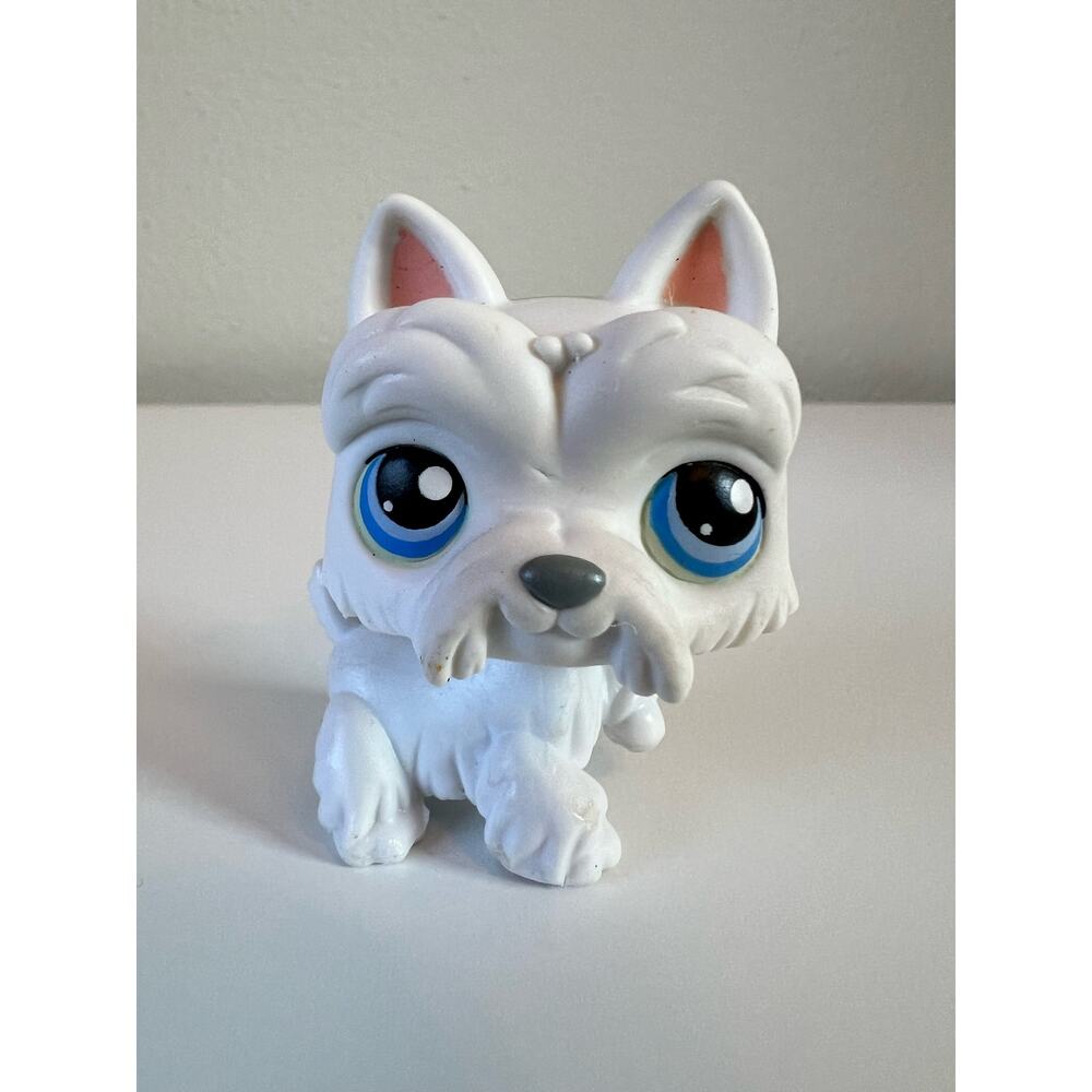 Littlest Pet Shop LPS Scottie Dog #24 Hasbro White Blue Eyes 2004